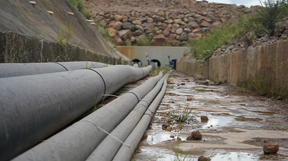Dry shotcrete for pipe corridor